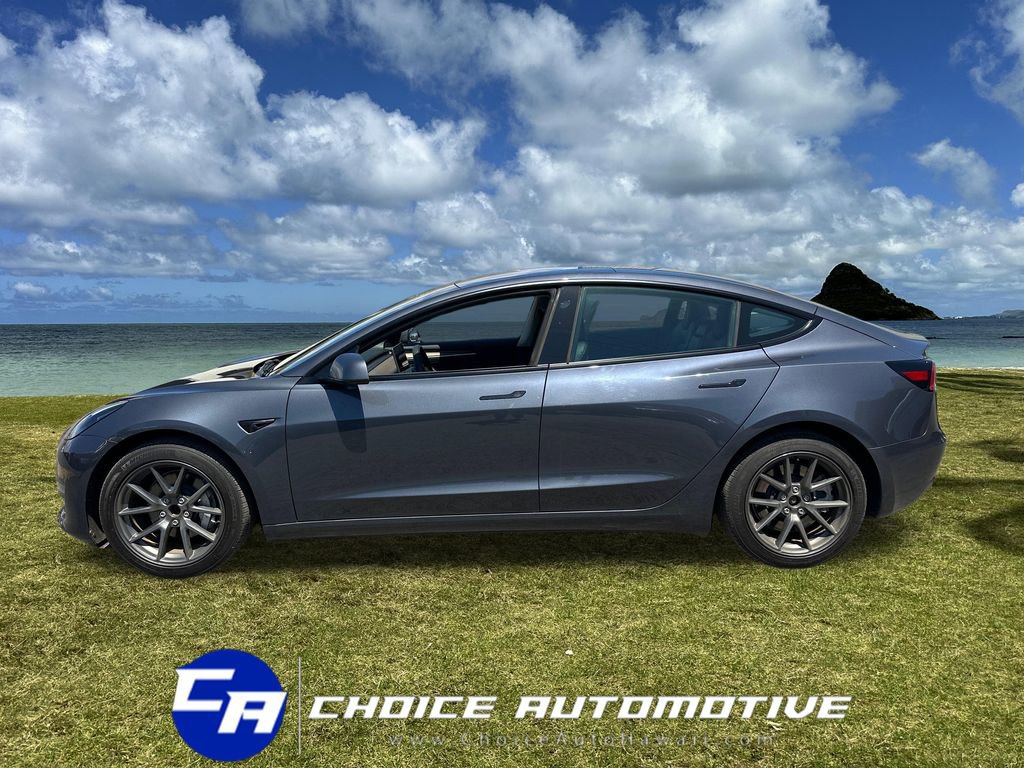 Used 2023 Tesla Model 3 Standard Range image 3