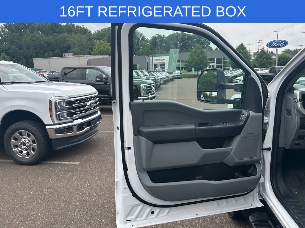 New 2026 Ford F550 2WD Regular Cab Super Duty image 10