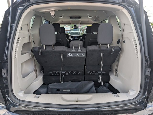 Used 2019 Chrysler Pacifica Touring Plus image 11