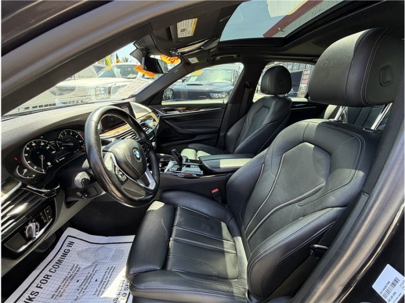 Used 2019 BMW 540i w/ Convenience Package RWD image 17