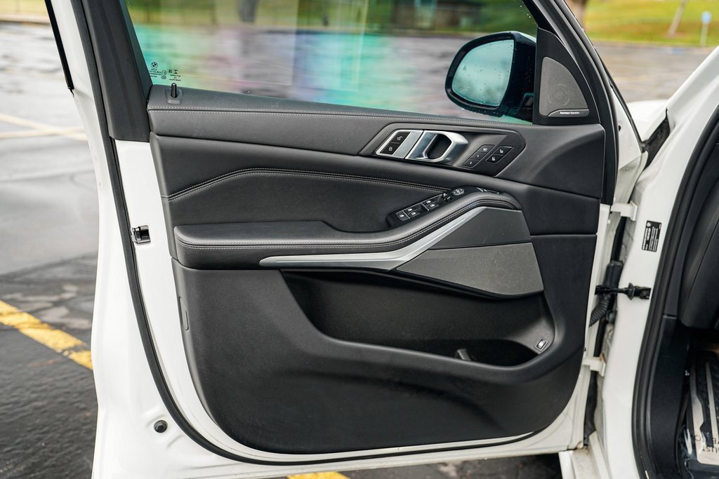 Used 2022 BMW X5 xDrive45e w/ M Sport Package image 9