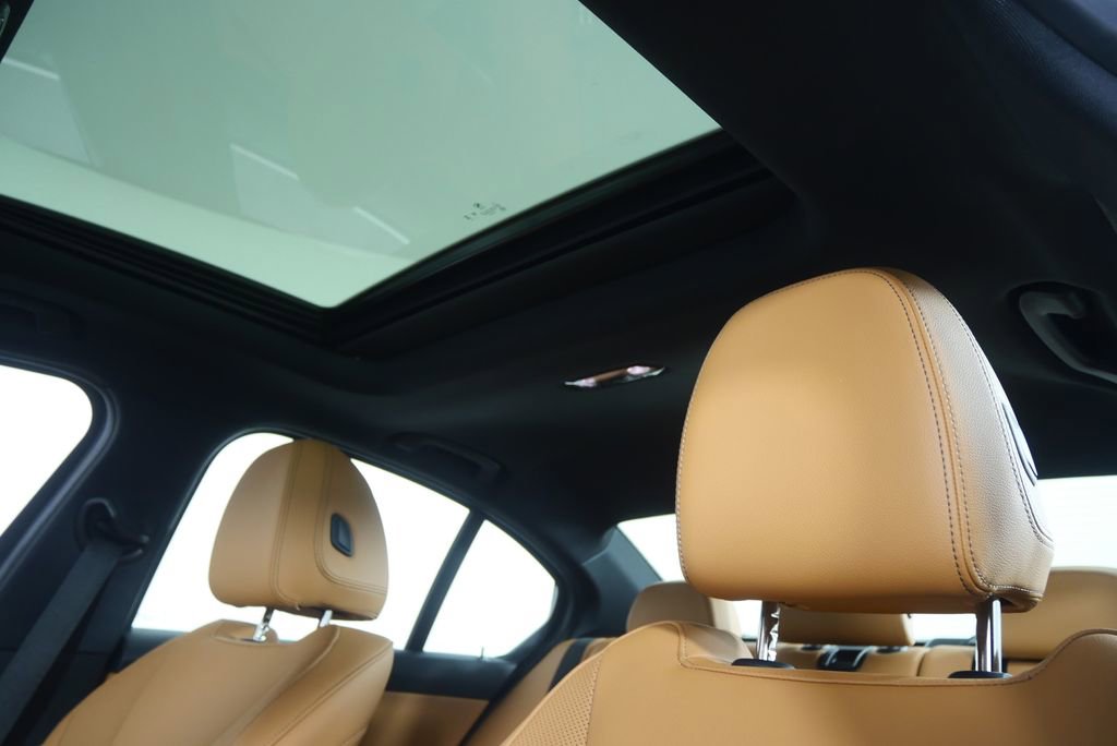 Used 2025 BMW 330i Sedan RWD image 11