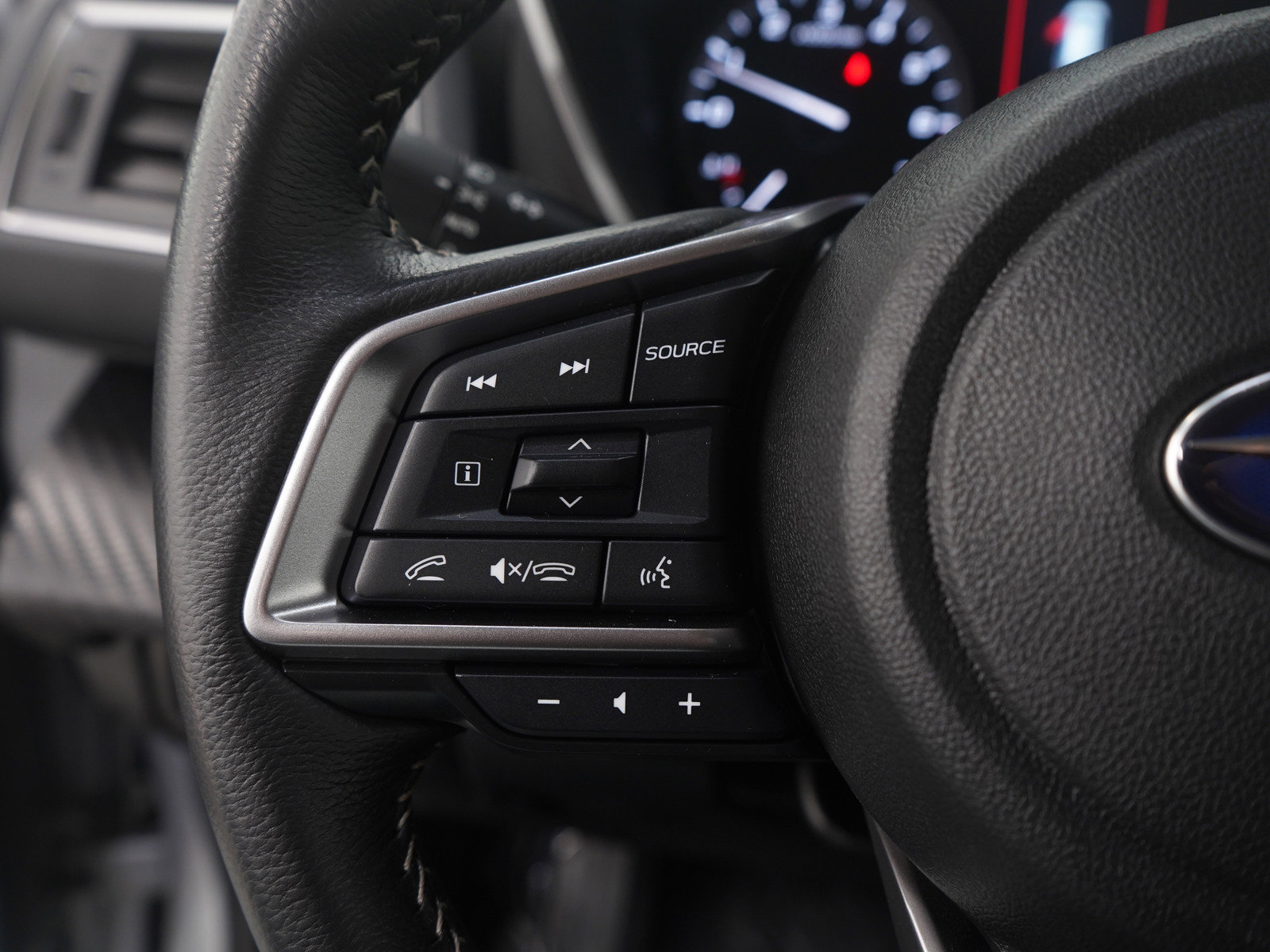 Used 2025 Subaru Ascent Premium image 28