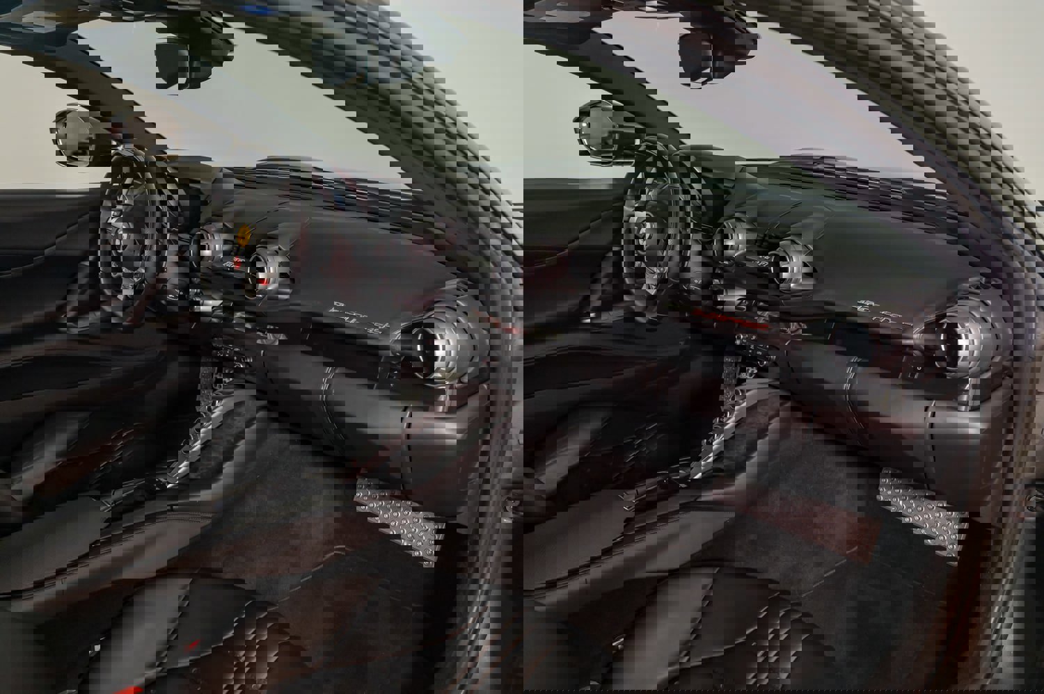 Used 2020 Ferrari 812 Superfast image 24