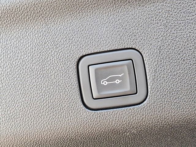 Certified 2025 GMC Yukon XL Denali image 28