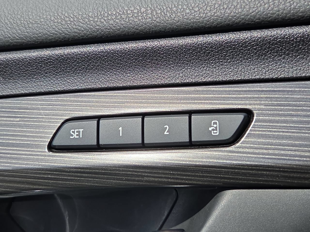Used 2019 GMC Terrain SLT w/ Preferred Package FWD image 18
