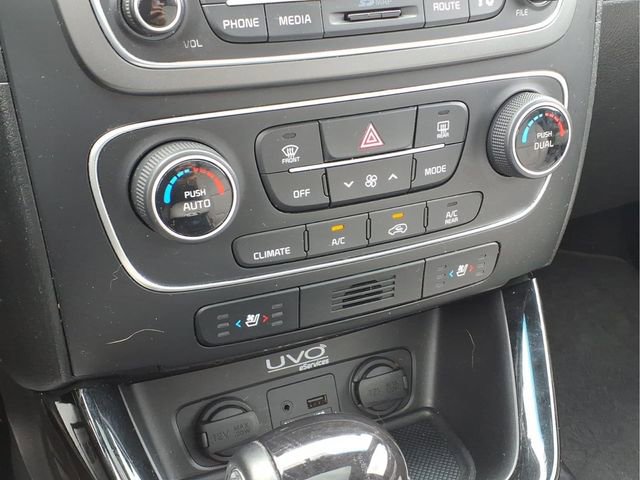 Used 2015 Kia Sorento SX image 11