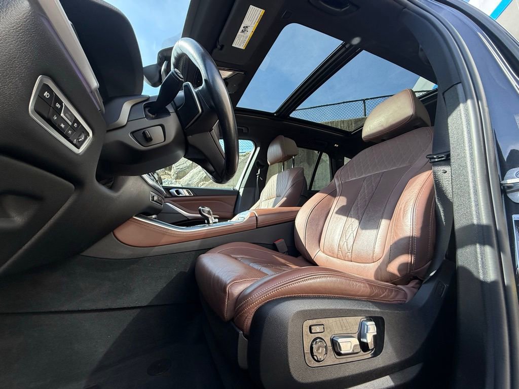 Used 2021 BMW X5 xDrive45e w/ Executive Package image 13