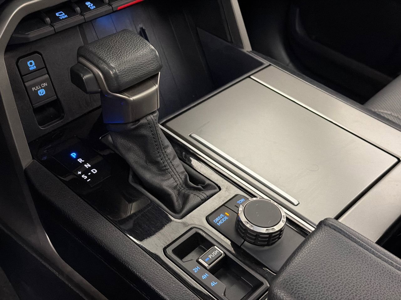 Used 2023 Toyota Sequoia SR5 w/ SR5 Premium Package image 33