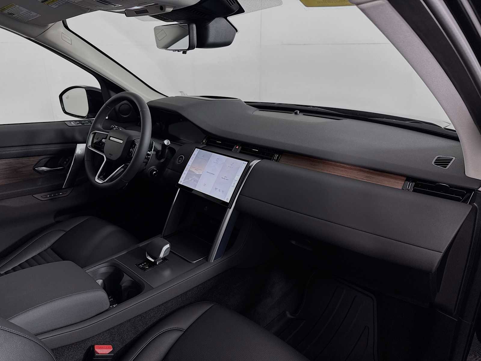 New 2025 Land Rover Discovery Sport S image 28