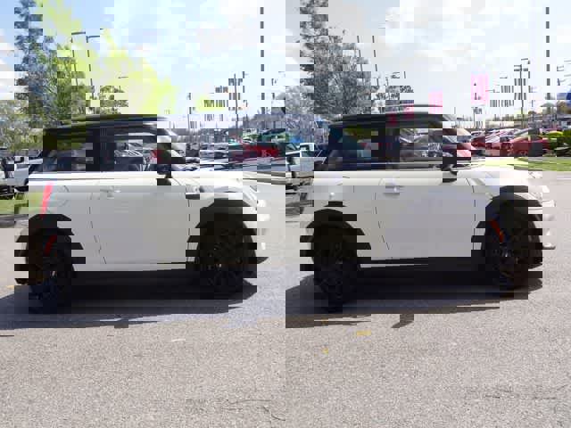 Used 2020 MINI Cooper 2-Door Hardtop image 3