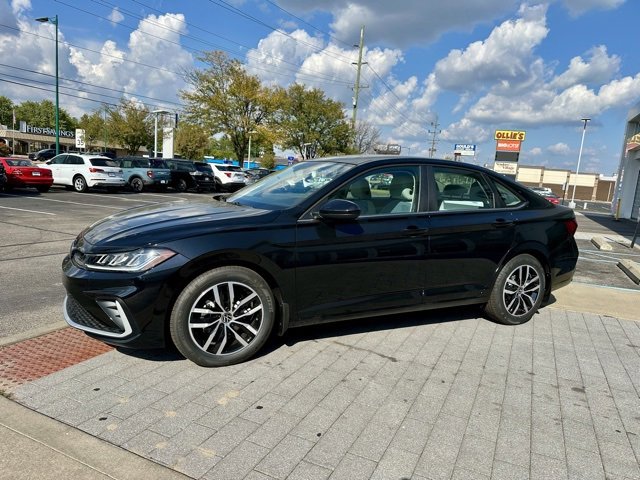 New 2026 Volkswagen Jetta SE image 3