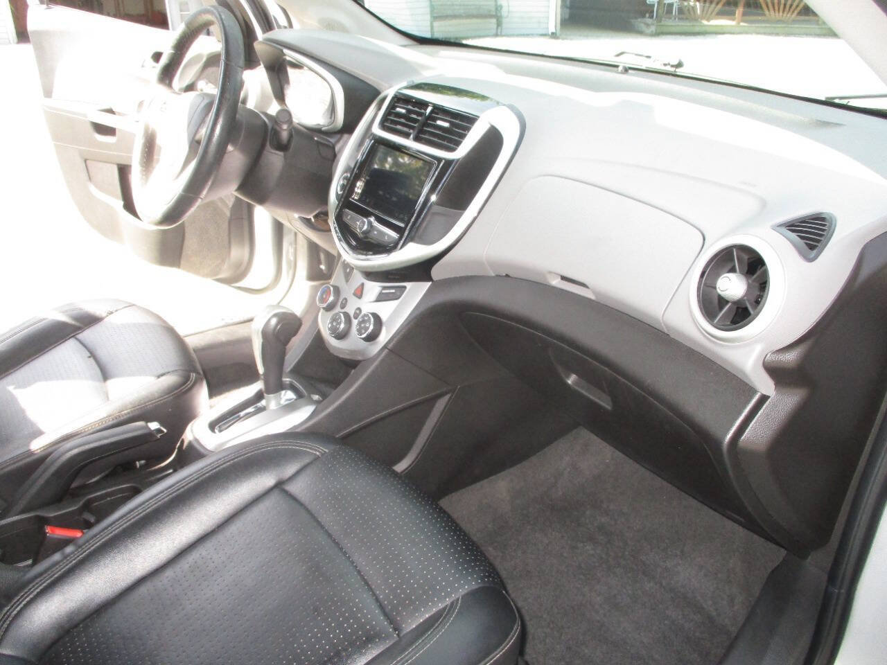Used 2018 Chevrolet Sonic Premier FWD image 22