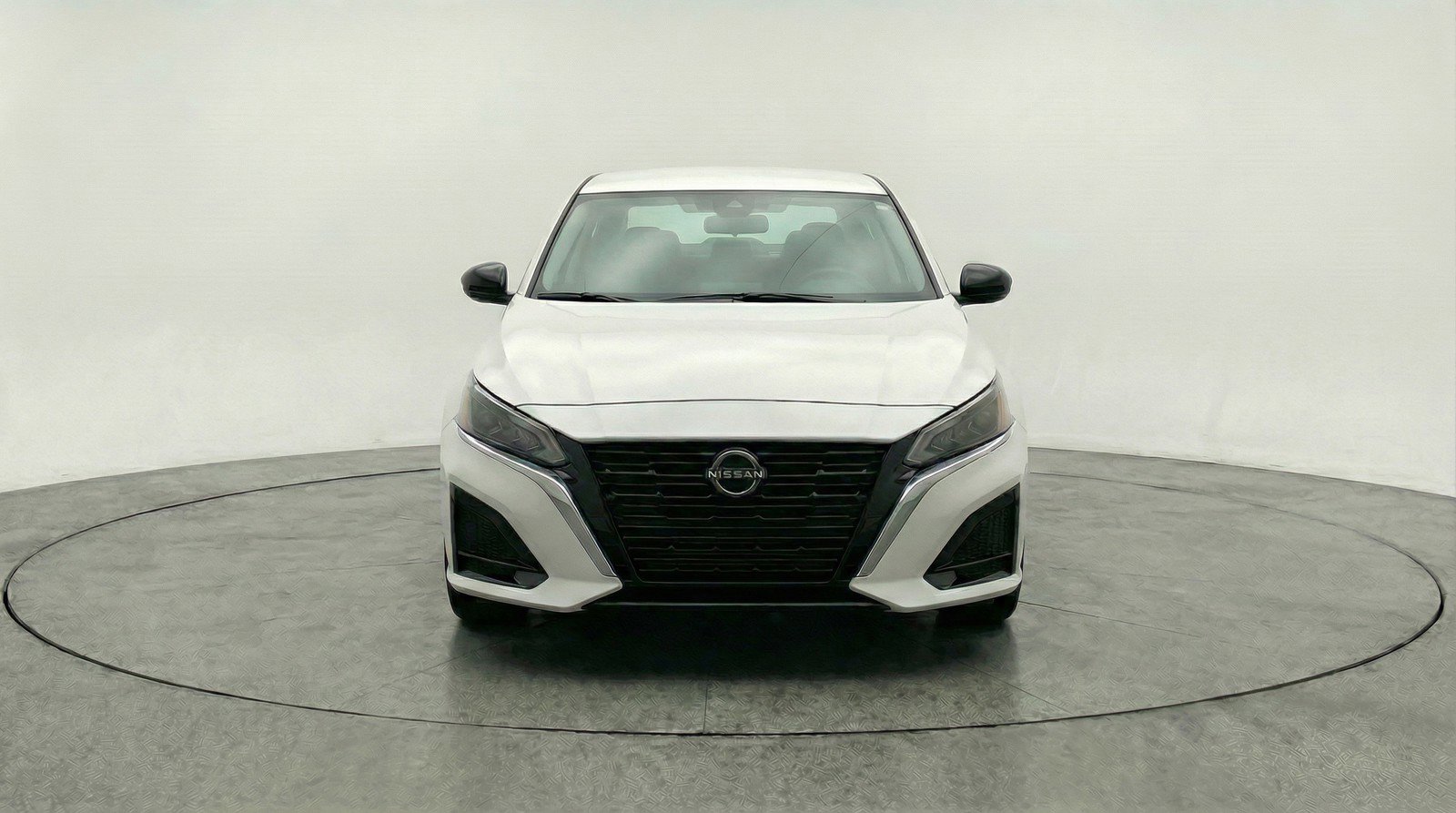 Used 2025 Nissan Altima 2.5 SV image 2