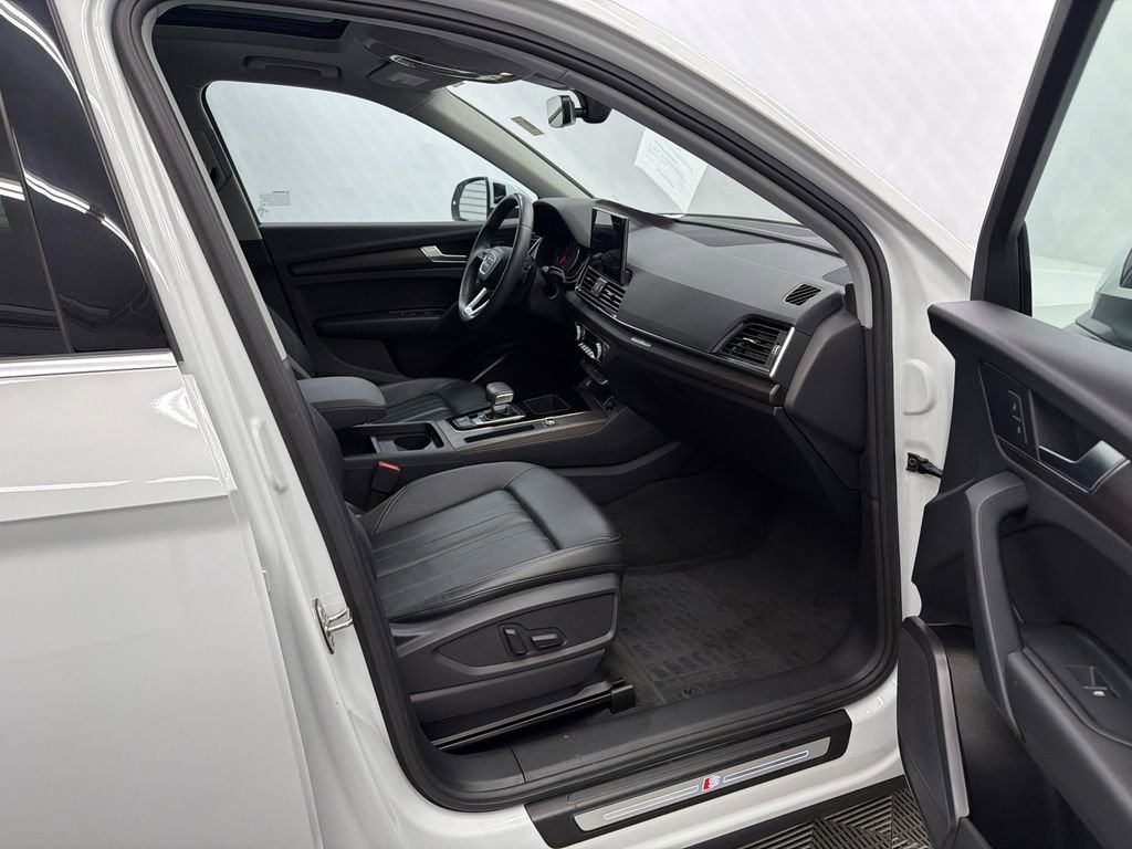 Used 2023 Audi Q5 2.0T Premium w/ Convenience Package AWD/4WD image 15