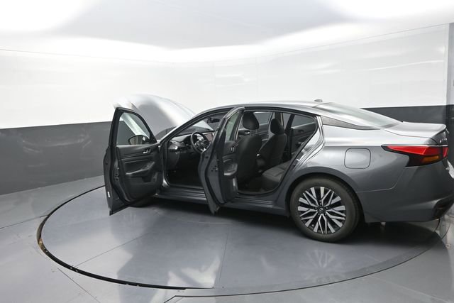 Used 2024 Nissan Altima 2.5 SV image 4