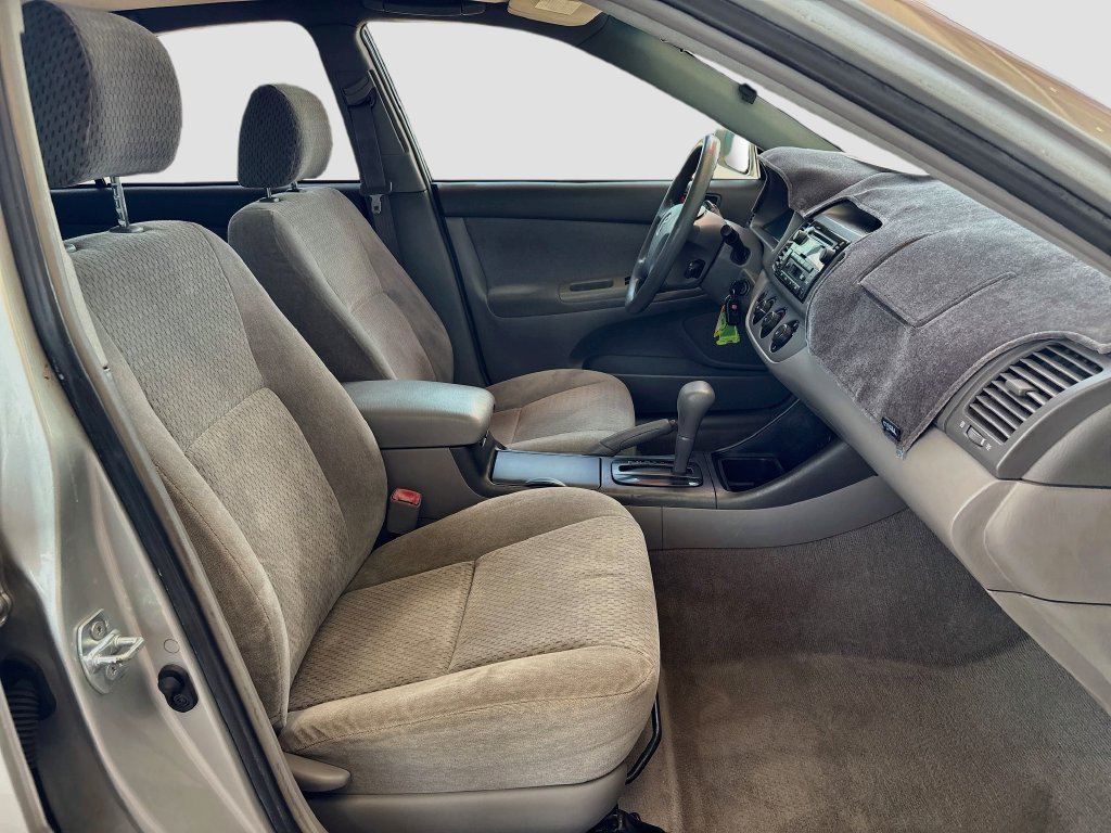 Used 2004 Toyota Camry LE FWD image 17