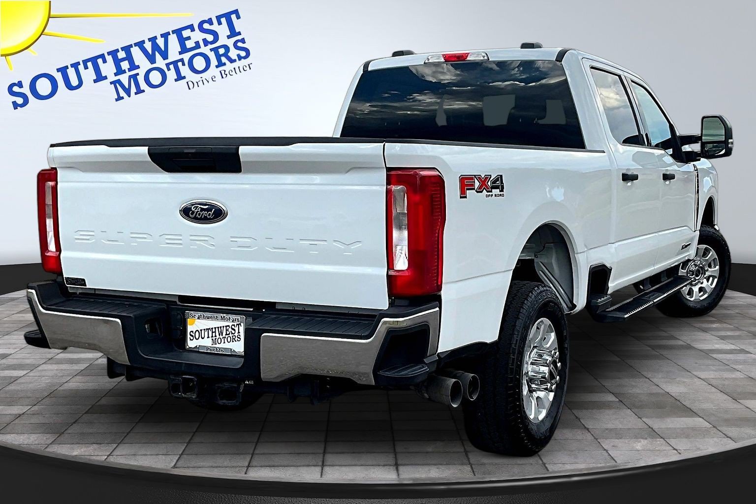 Used 2024 Ford F350 XLT w/ FX4 Off-Road Package AWD/4WD image 7