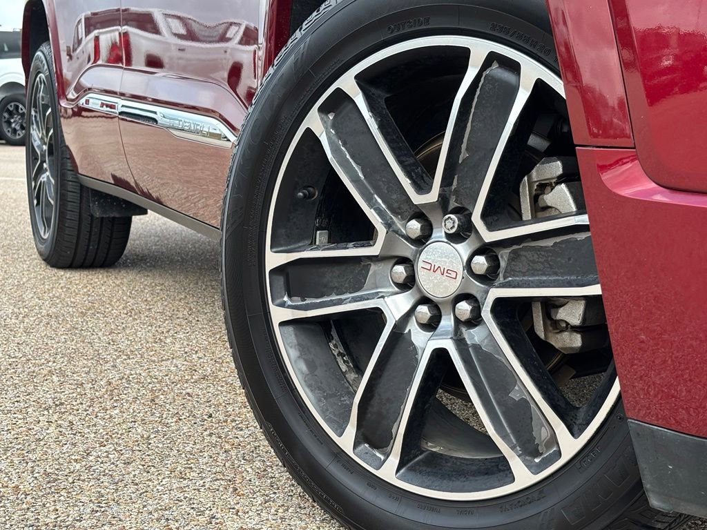Used 2019 GMC Acadia Denali w/ Technology Package FWD image 2