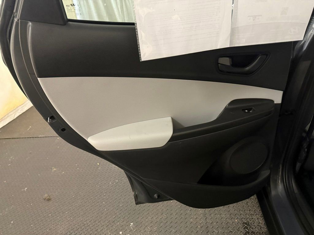 Used 2023 Hyundai Kona SEL image 25