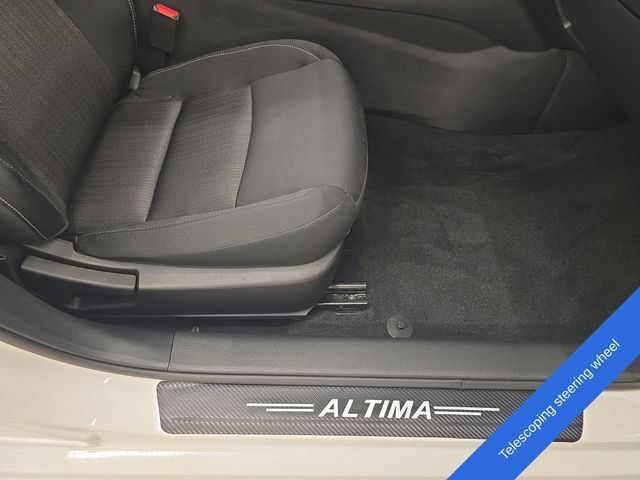 Used 2024 Nissan Altima 2.5 SV FWD image 10