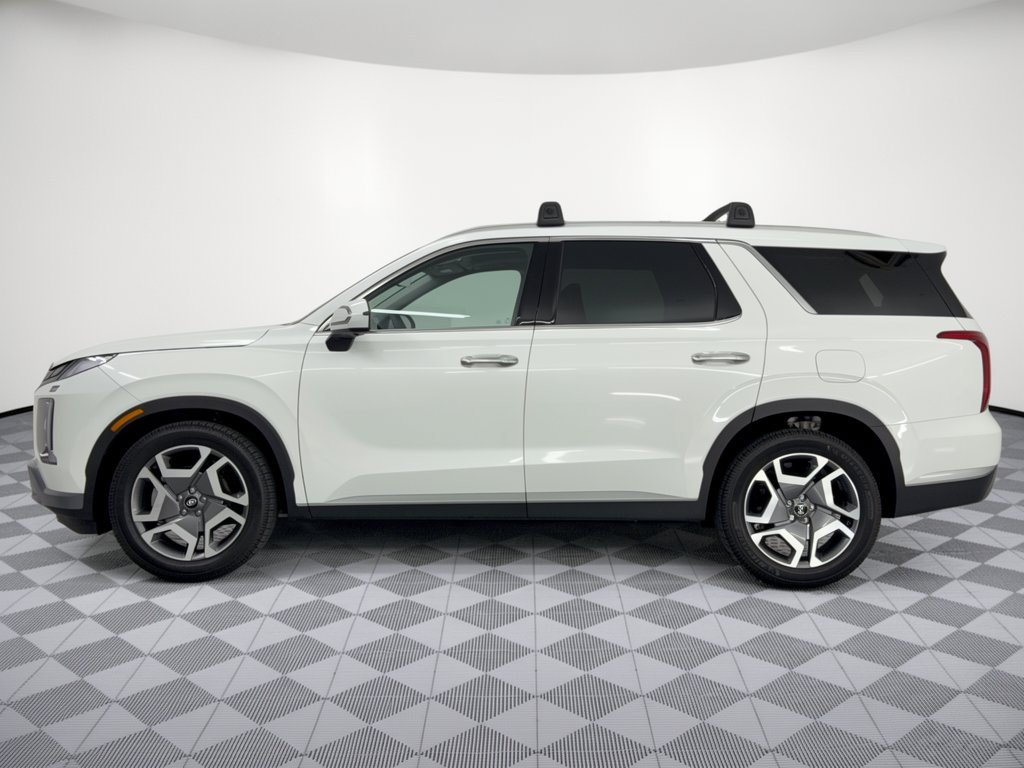 Used 2025 Hyundai Palisade SEL FWD image 2