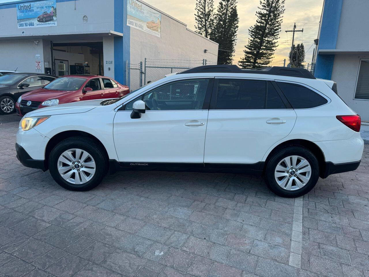 Used 2017 Subaru Outback 2.5i Premium AWD/4WD image 8