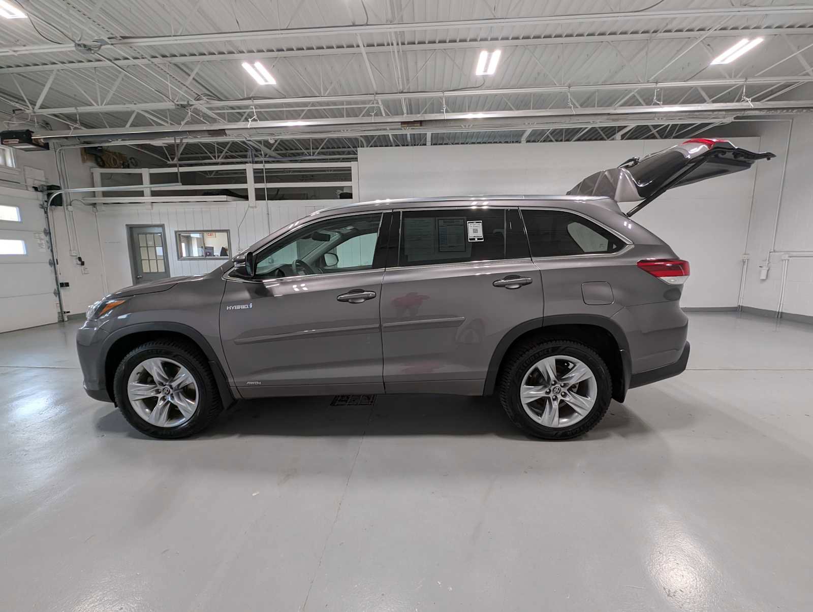 Used 2019 Toyota Highlander Limited image 12