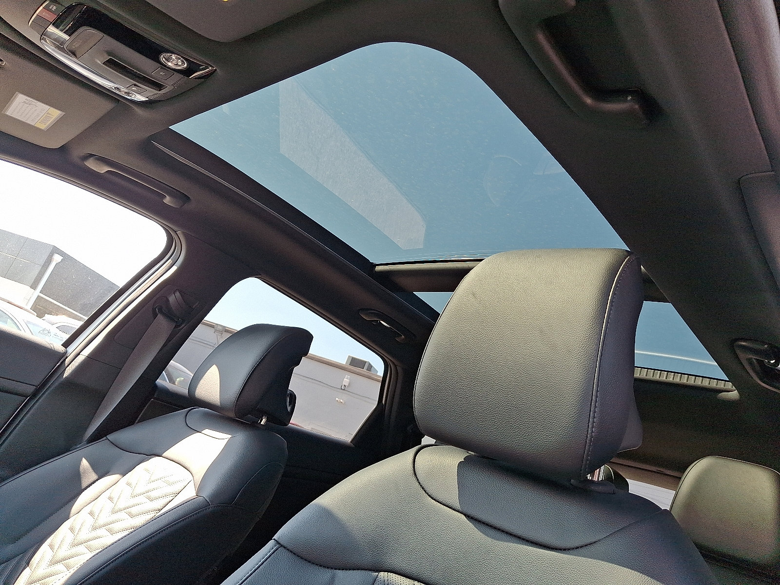 New 2026 Kia Sportage X-Line w/ X-Line Technology Package AWD/4WD image 15