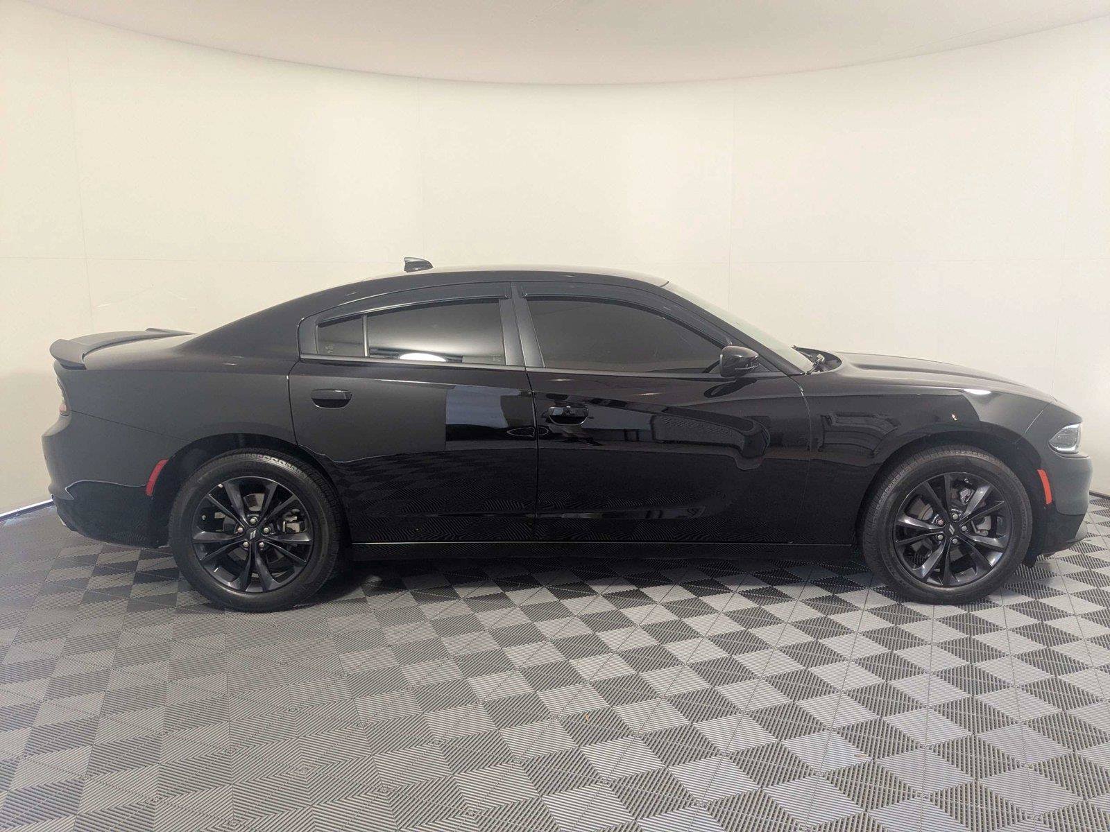 Used 2023 Dodge Charger SXT w/ Blacktop Package AWD/4WD image 4