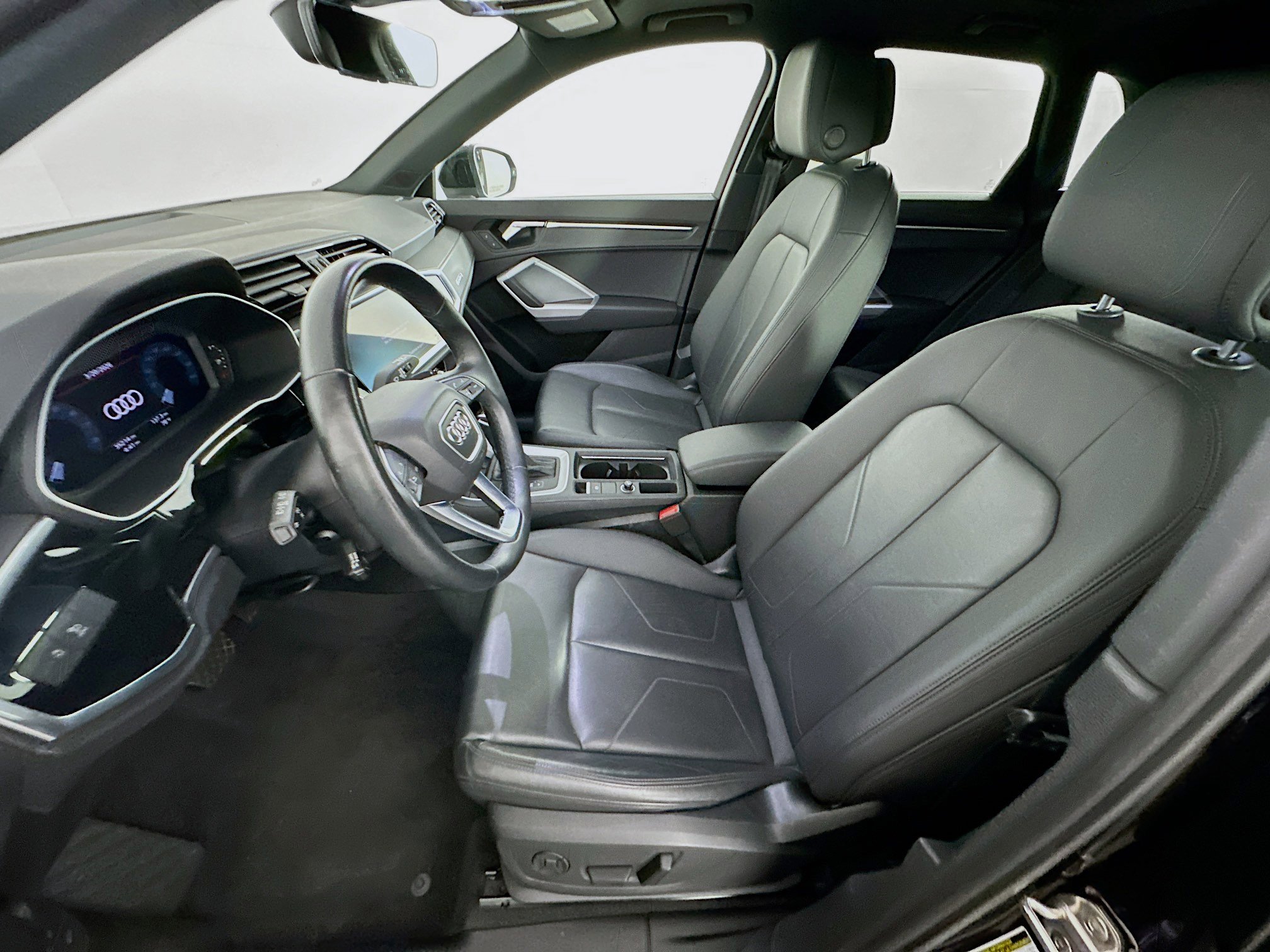Used 2024 Audi Q3 2.0T Premium image 13