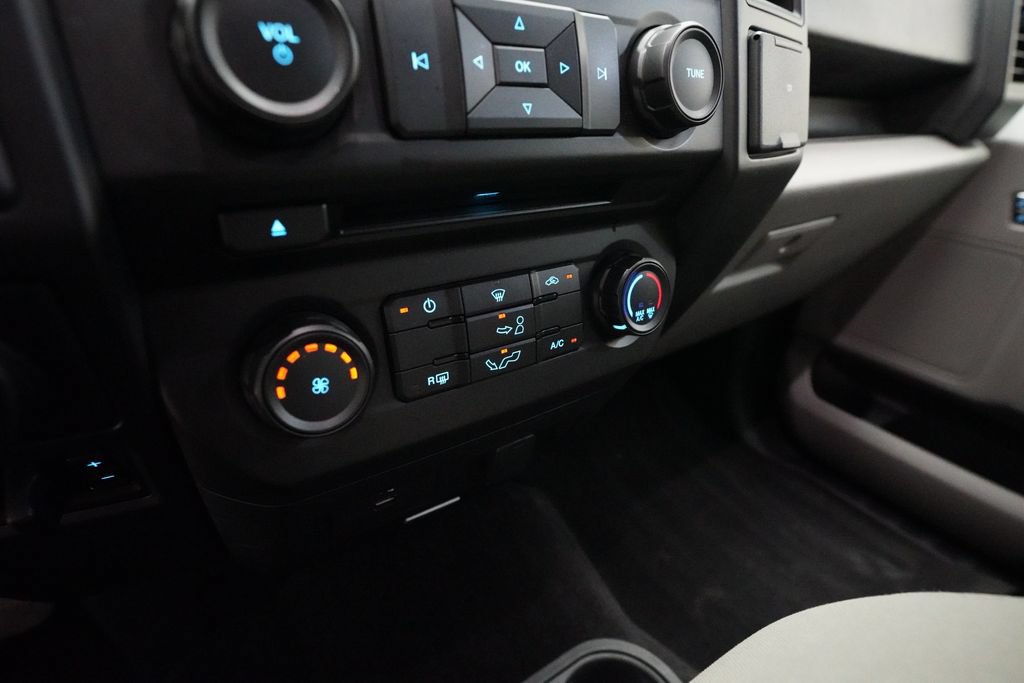 Used 2016 Ford F150 XL w/ Equipment Group 101A Mid AWD/4WD image 19