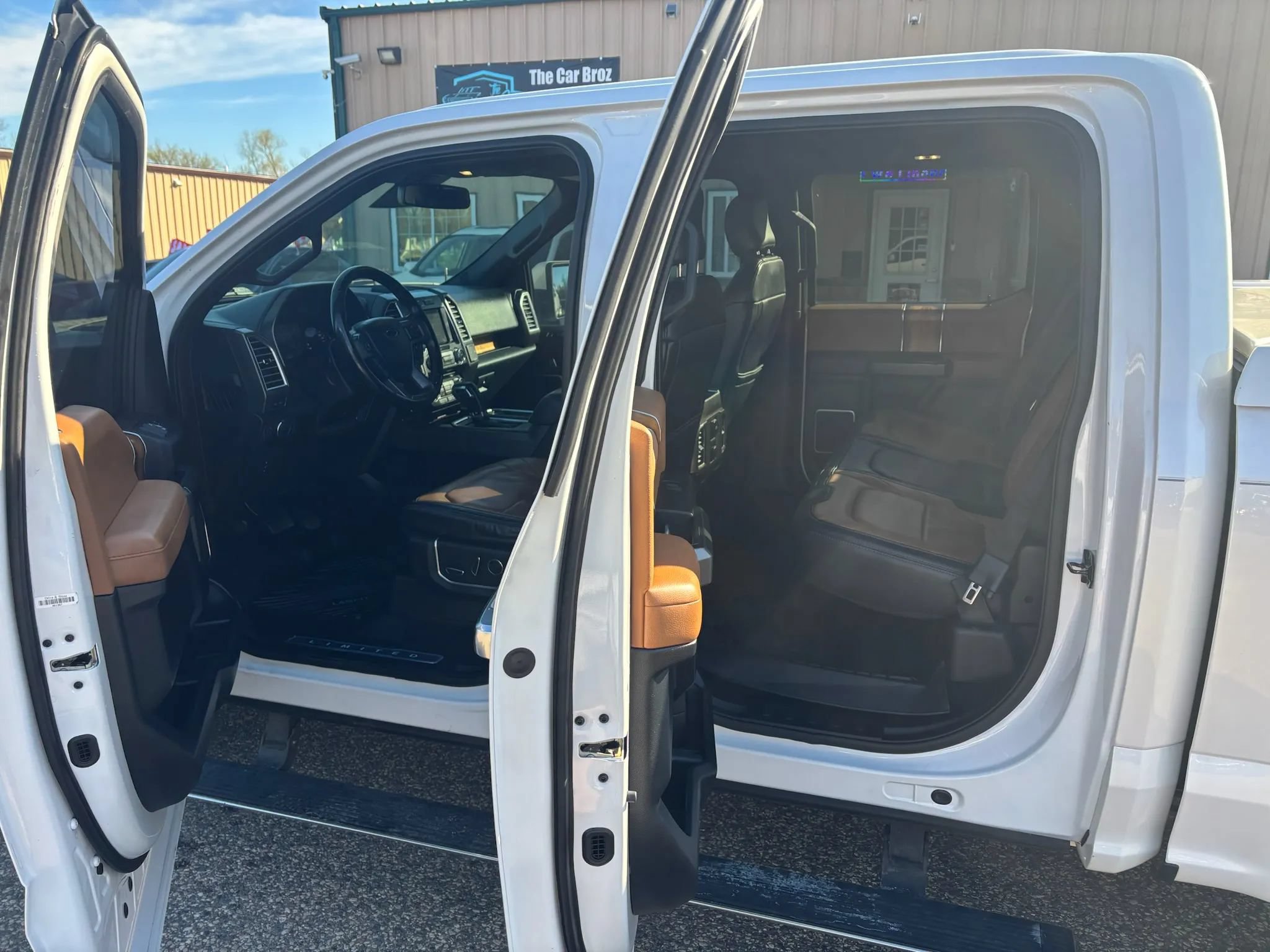 Used 2016 Ford F150 Limited w/ Trailer Tow Package AWD/4WD image 9