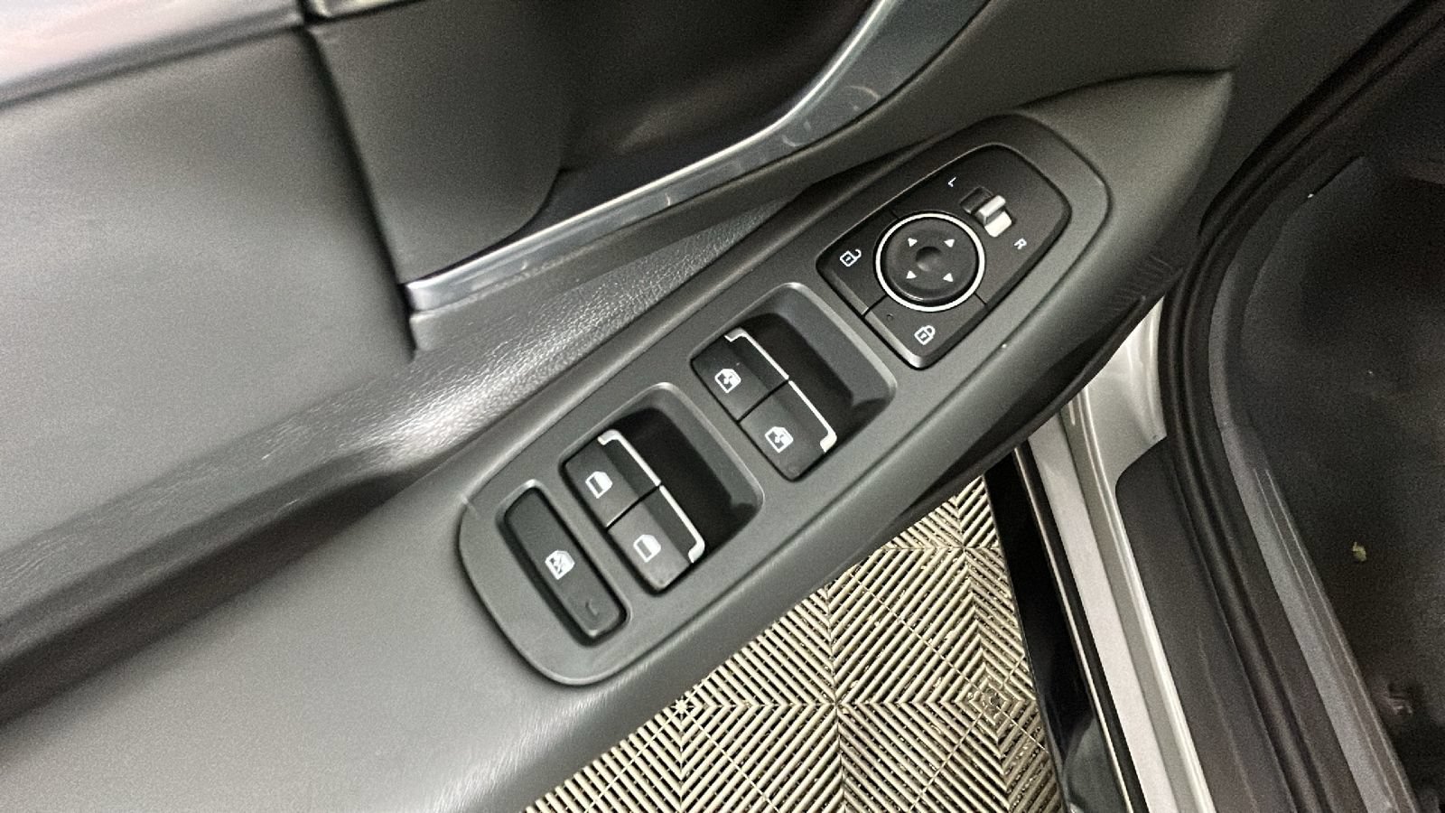 Used 2021 Hyundai Sonata SEL Plus w/ Preferred Accessory Package FWD image 12