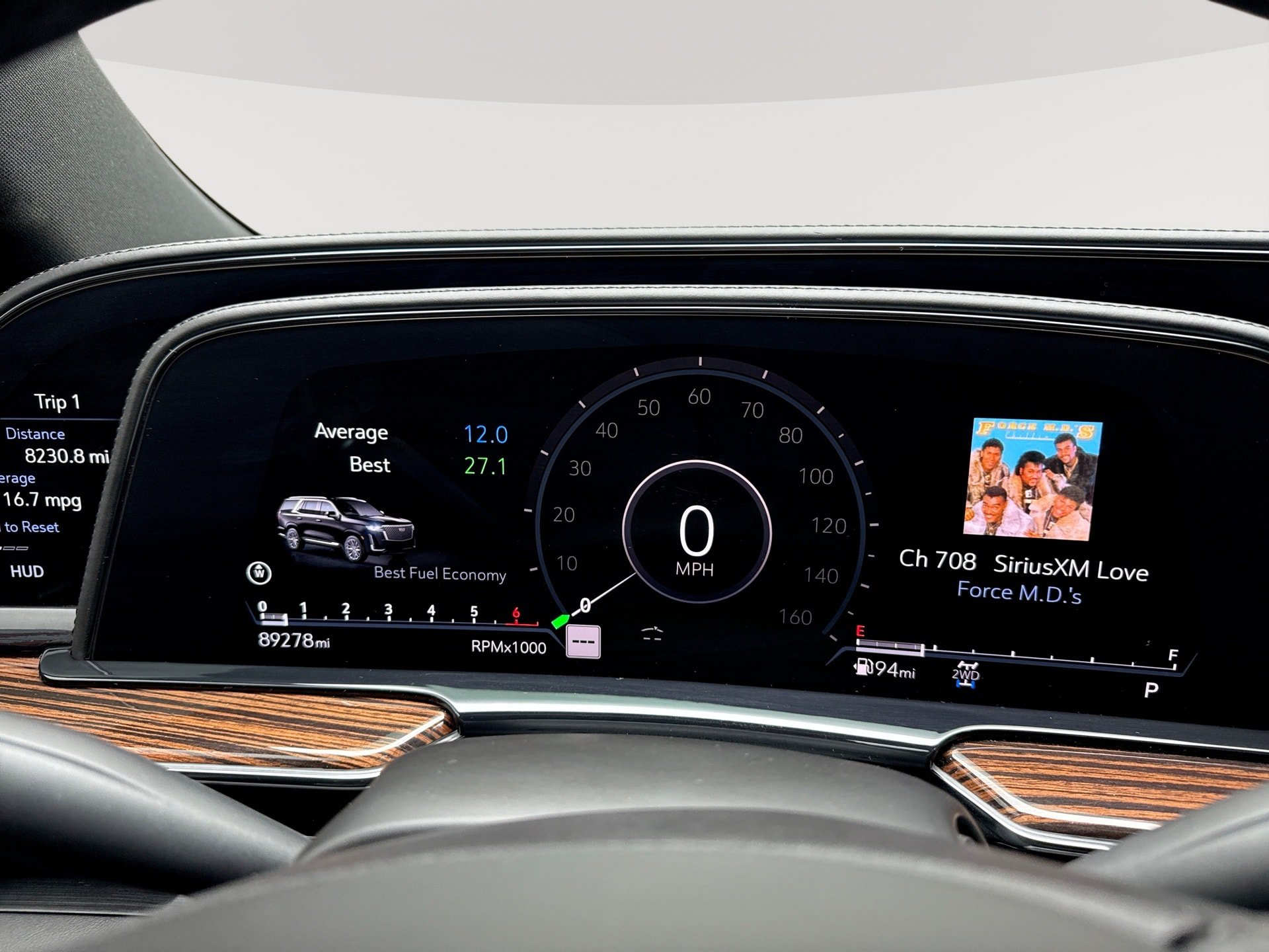 Used 2021 Cadillac Escalade ESV Premium Luxury w/ Driver Assist Tech Package AWD/4WD image 10
