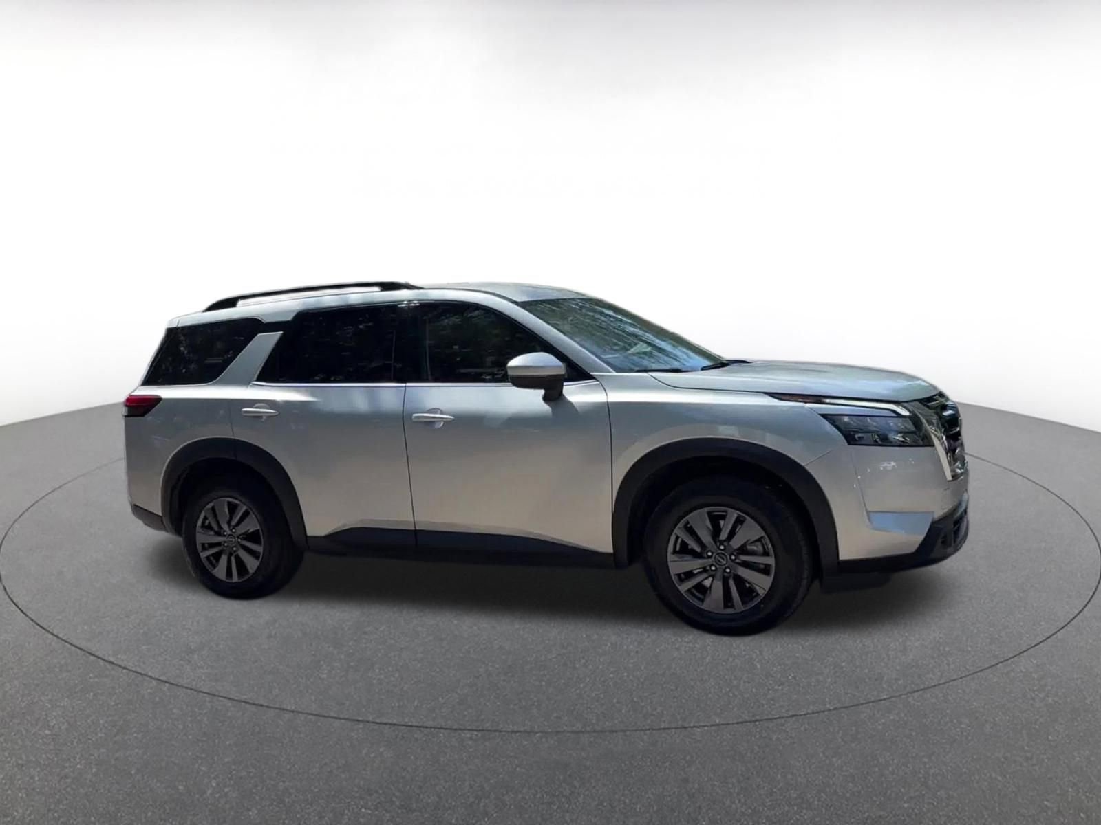 Used 2024 Nissan Pathfinder SV video 2