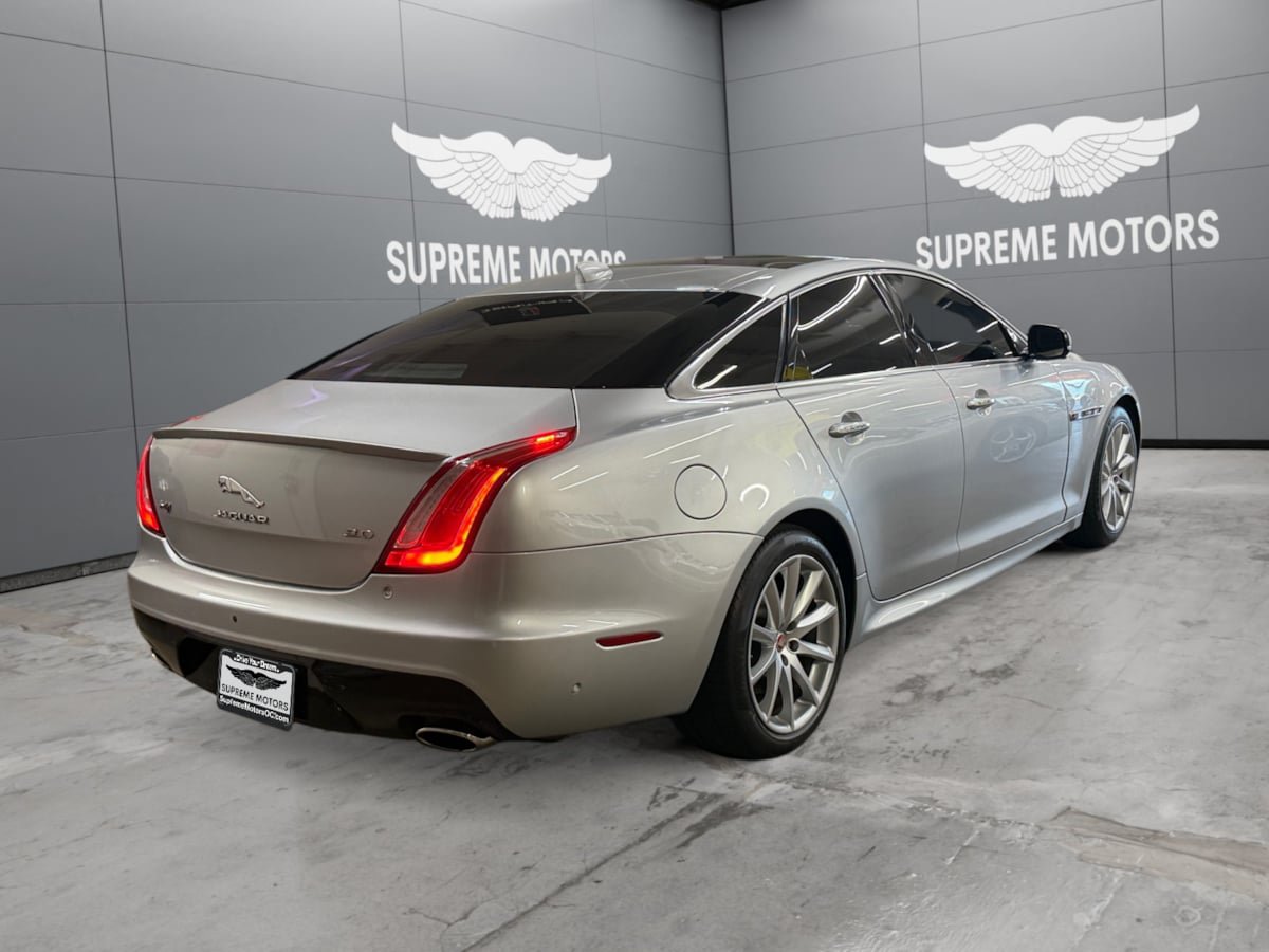 Used 2016 Jaguar XJ R-Sport RWD image 5