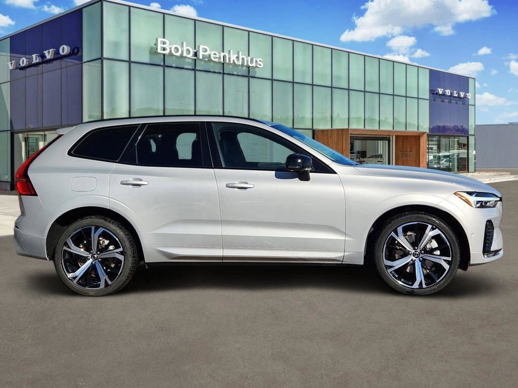 Used 2023 Volvo XC60 B6 Ultimate w/ Climate Package image 27