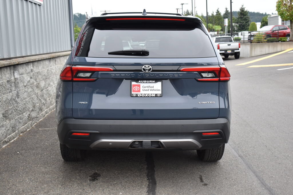 Certified 2024 Toyota Grand Highlander AWD image 2