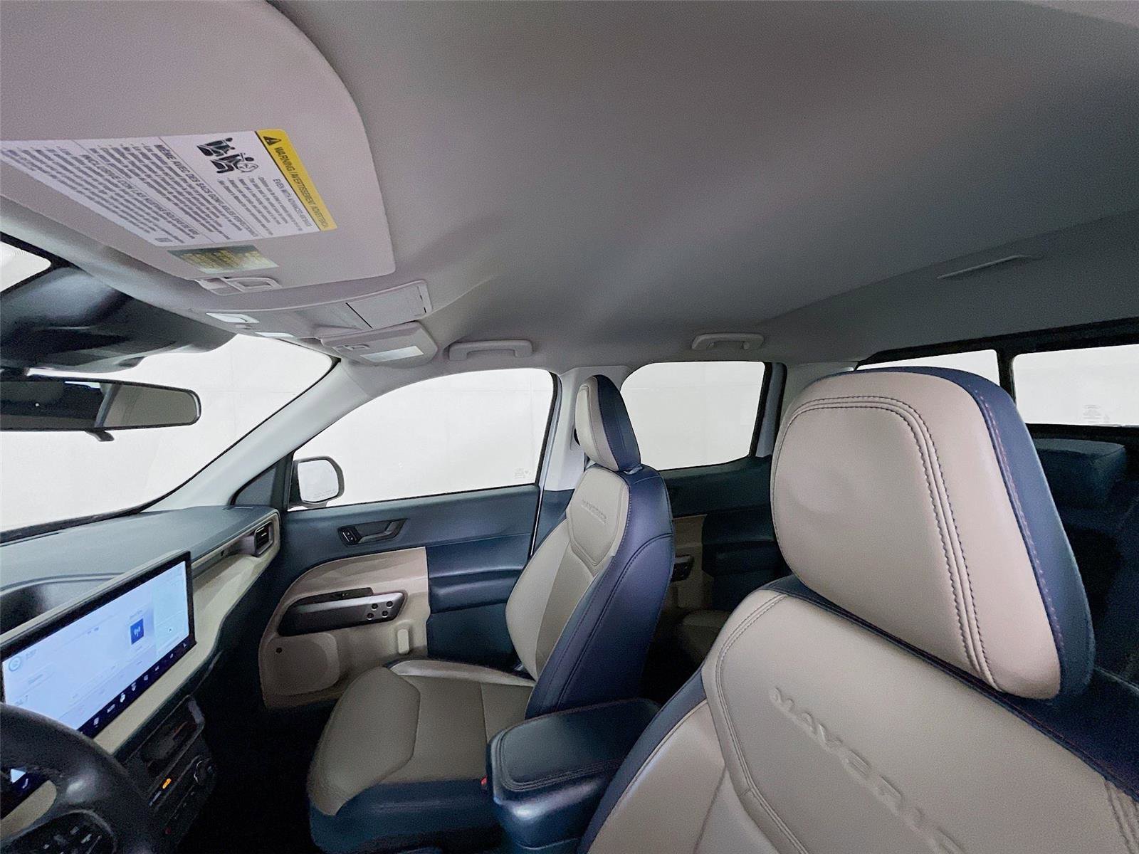 Used 2025 Ford Maverick Lariat w/ 4K Tow Package image 11