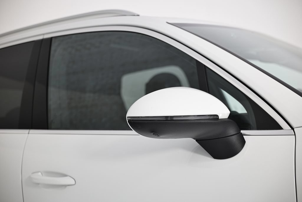 Certified 2025 Porsche Cayenne S AWD/4WD image 16