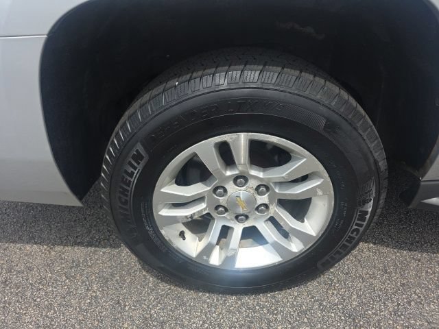 Used 2015 Chevrolet Suburban LT AWD/4WD image 12