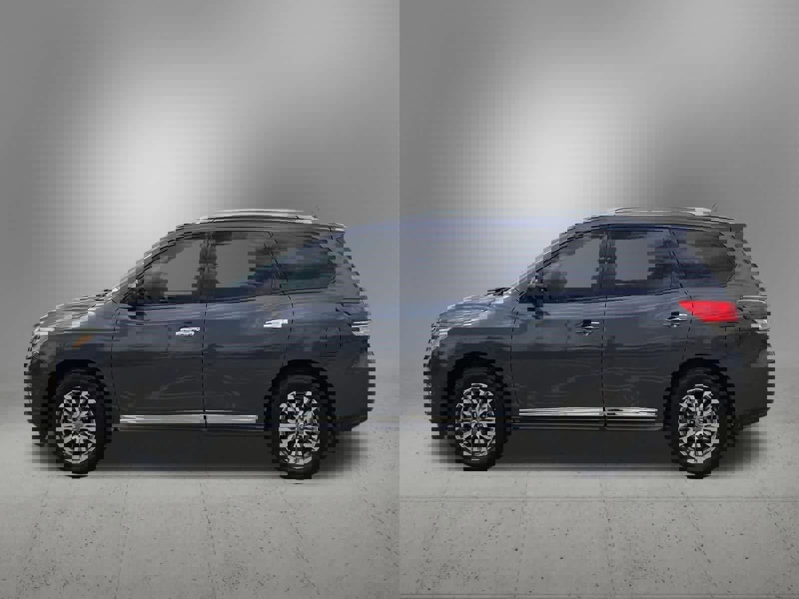 Used 2014 Nissan Pathfinder SL w/ Cargo Package FWD image 3