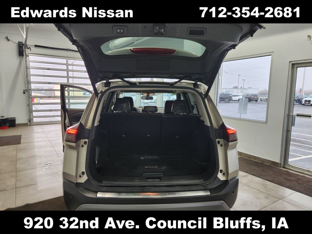 Used 2021 Nissan Rogue SL image 11