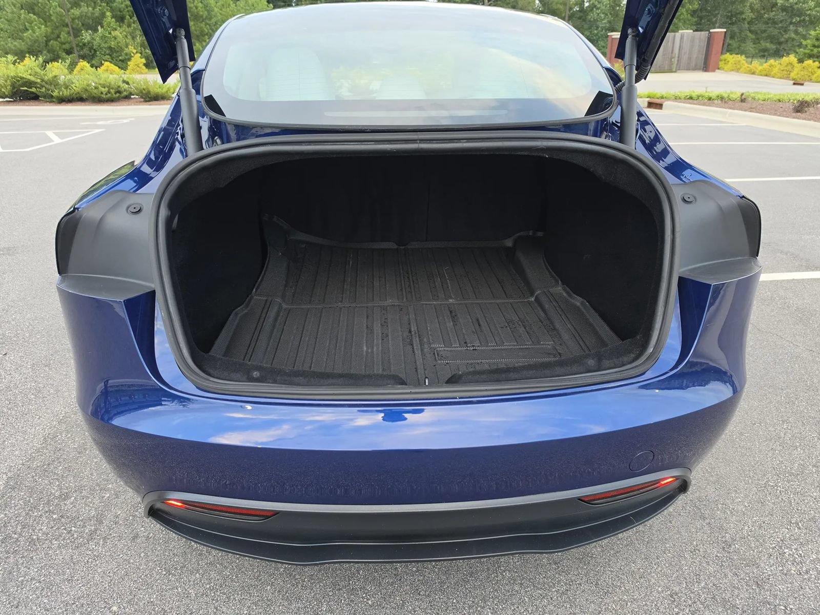 Used 2025 Tesla Model 3 RWD image 10