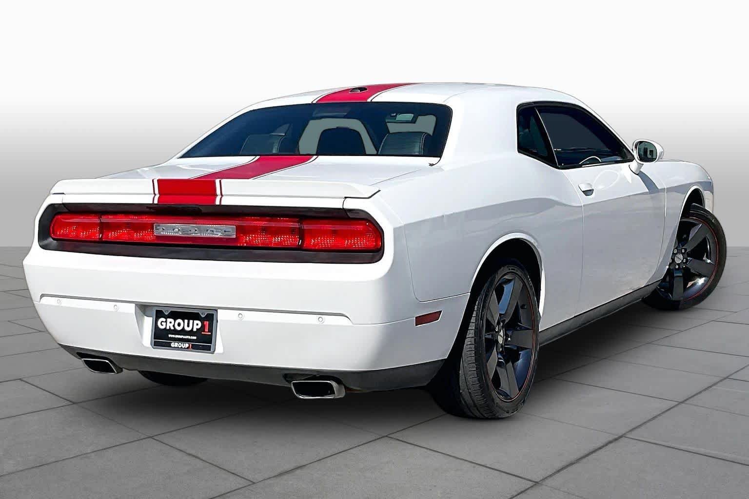 Used 2013 Dodge Challenger SXT RWD image 11