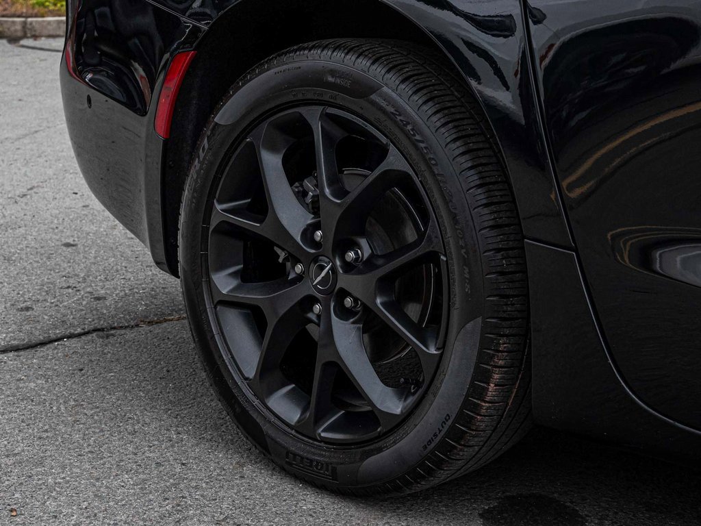 Used 2023 Chrysler Pacifica Touring-L w/ S Appearance Package image 10