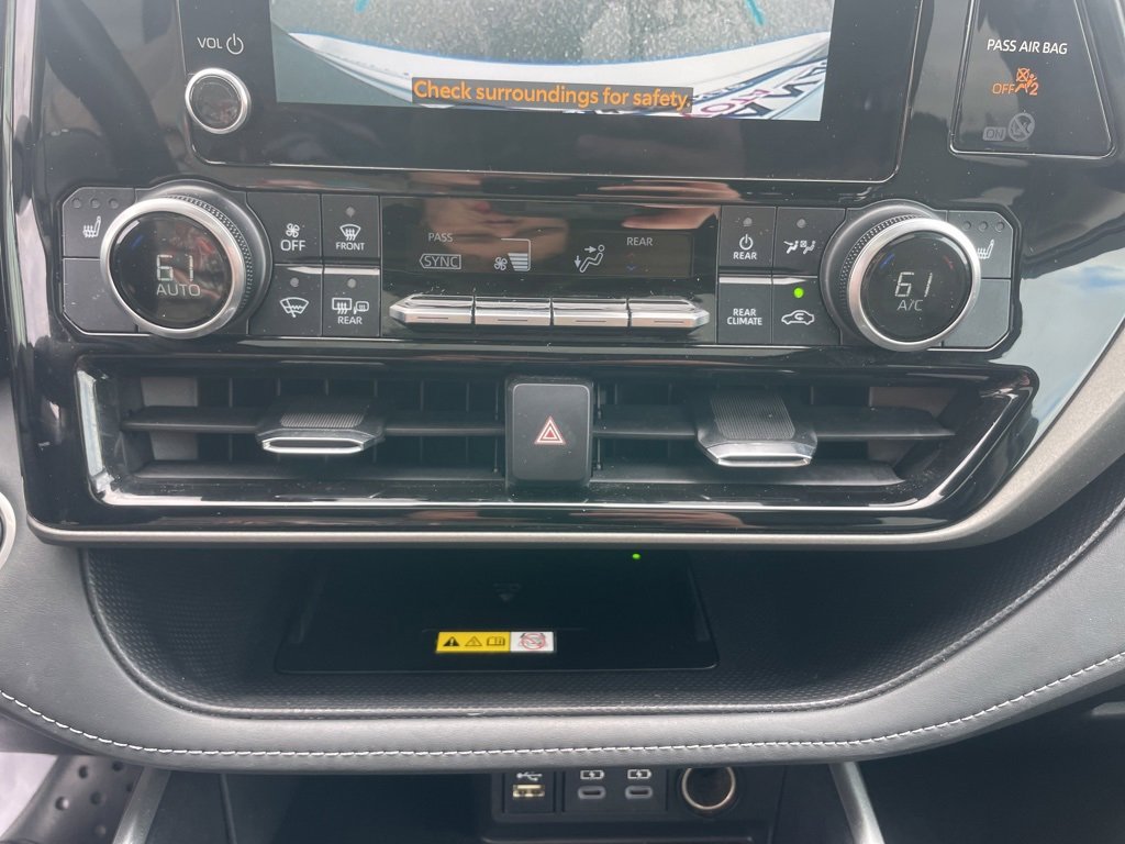 Used 2024 Toyota Highlander XLE image 23