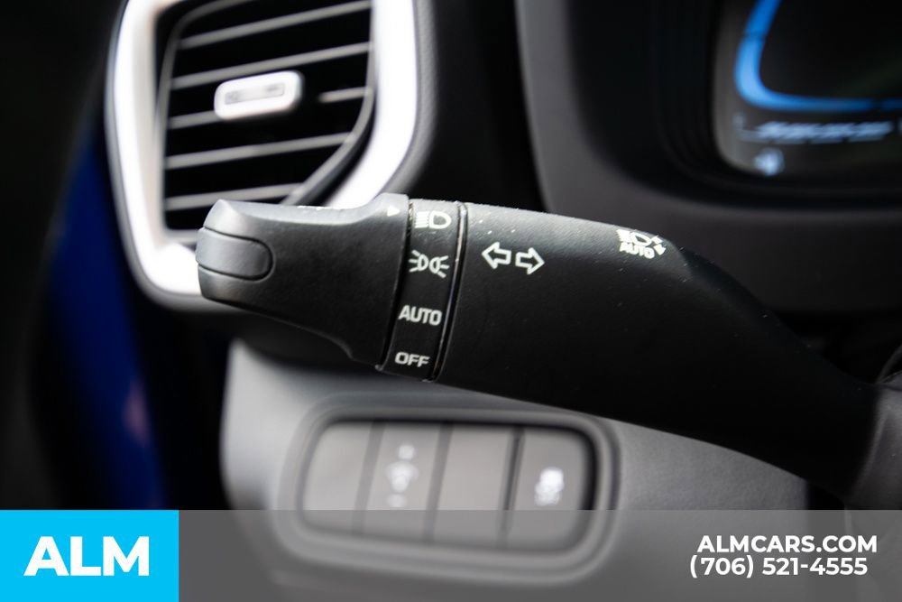 Certified 2025 Hyundai Venue SE image 22