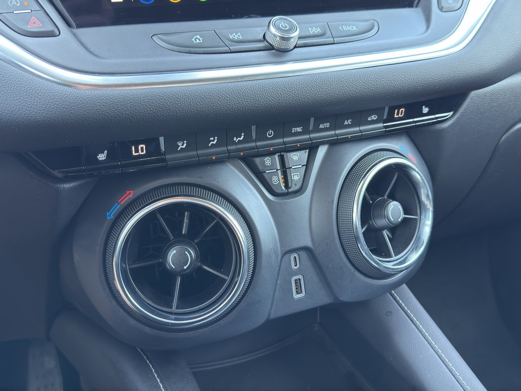 Used 2025 Chevrolet Blazer LT image 21